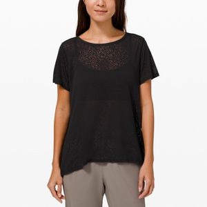 Lululemon black top